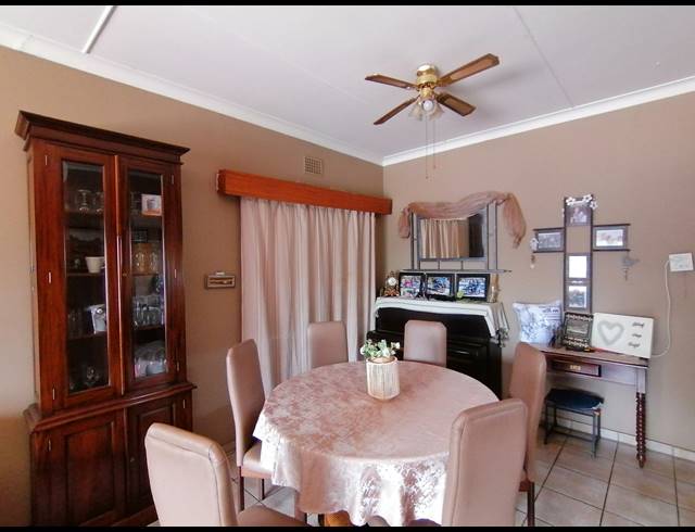 4 BEDROOM FREESTANDING FOR SALE IN STILFONTEIN EXT 4